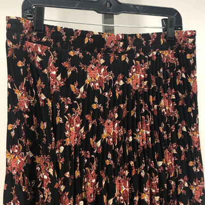 Size L NO TAG FLOWERS Skirt