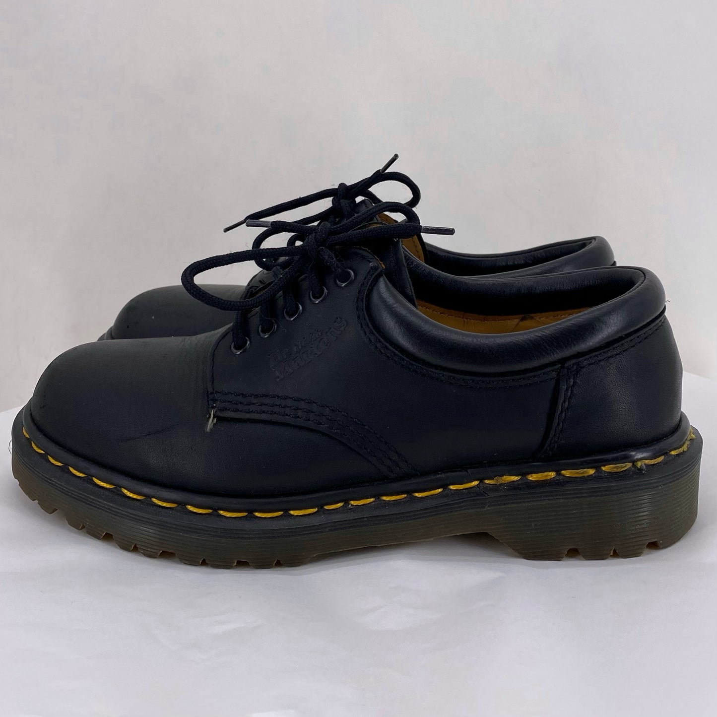 Black W Shoe Size 6 DR. MARTENS Flats