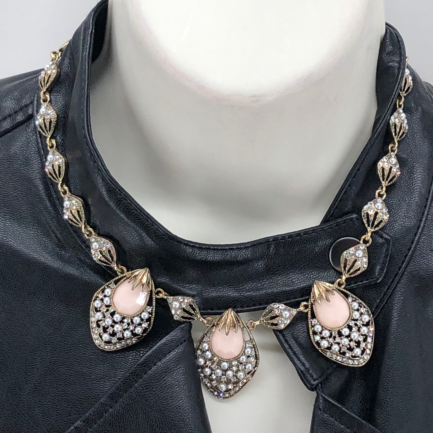 NO TAG Gold Necklace