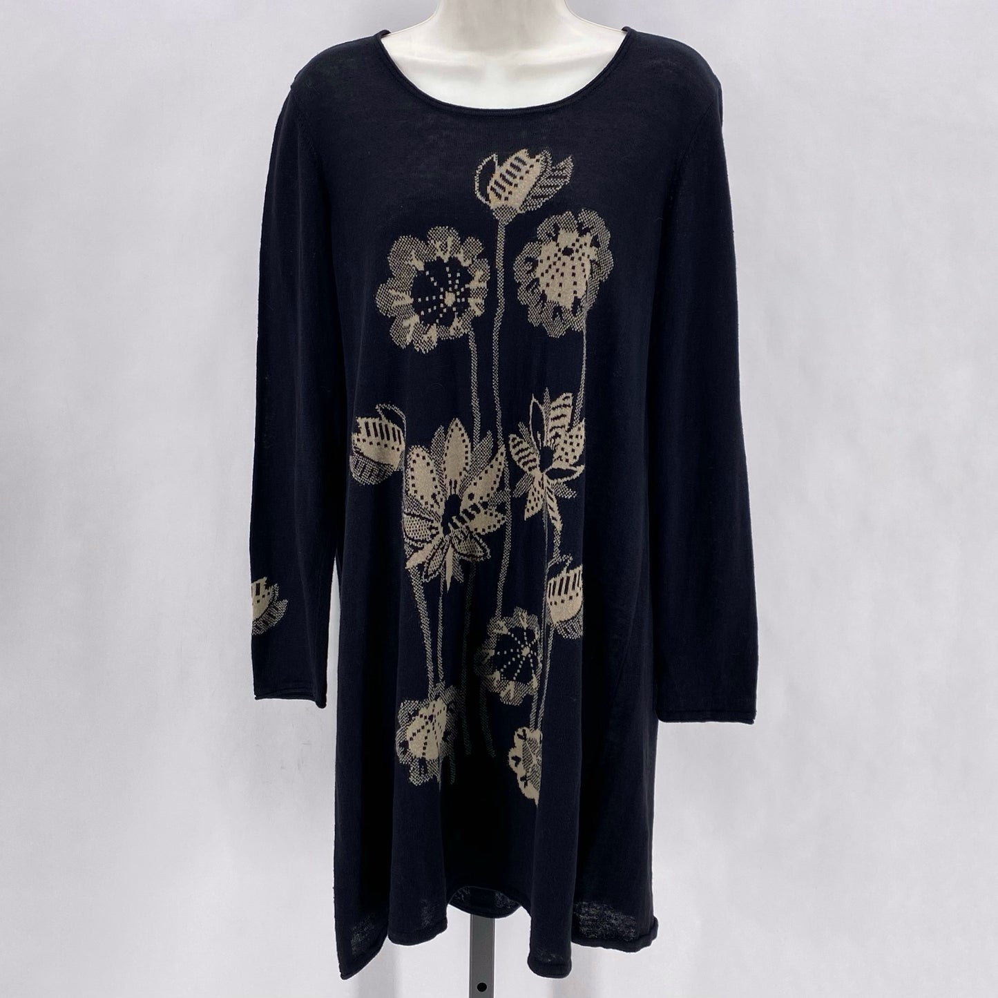 Size M GUNDRUM FLOWERS Dress