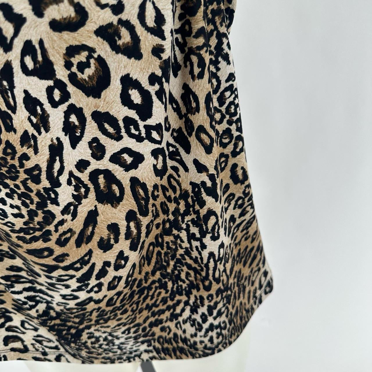 Size M KASPER LEOPARD Shirt