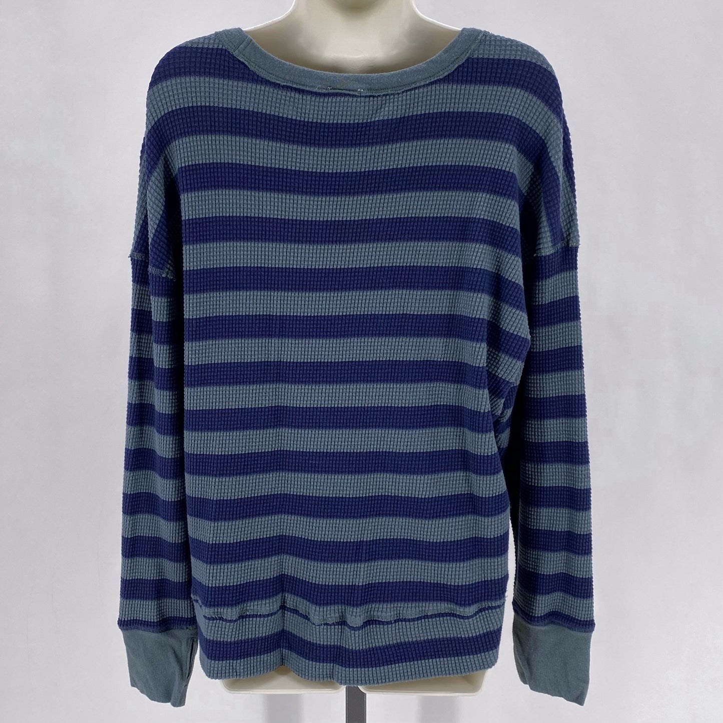 Size M OFFLINE Stripe Athletic Wear