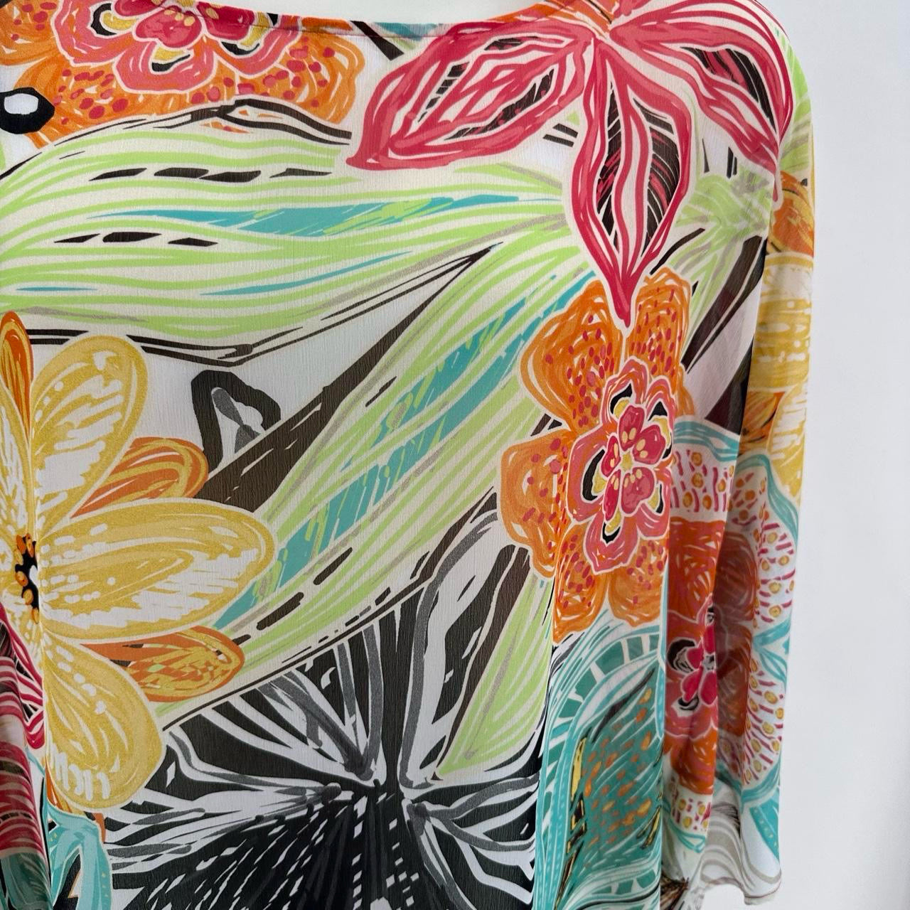 Size L/XL CHICO'S FLOWERS PONCHO