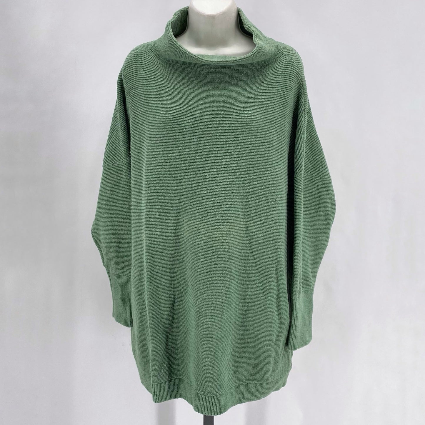 Size L FREE PEOPLE Sweater