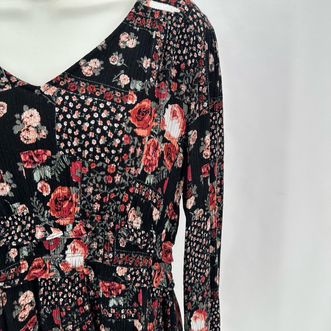 Size M MAURICES Floral Shirt