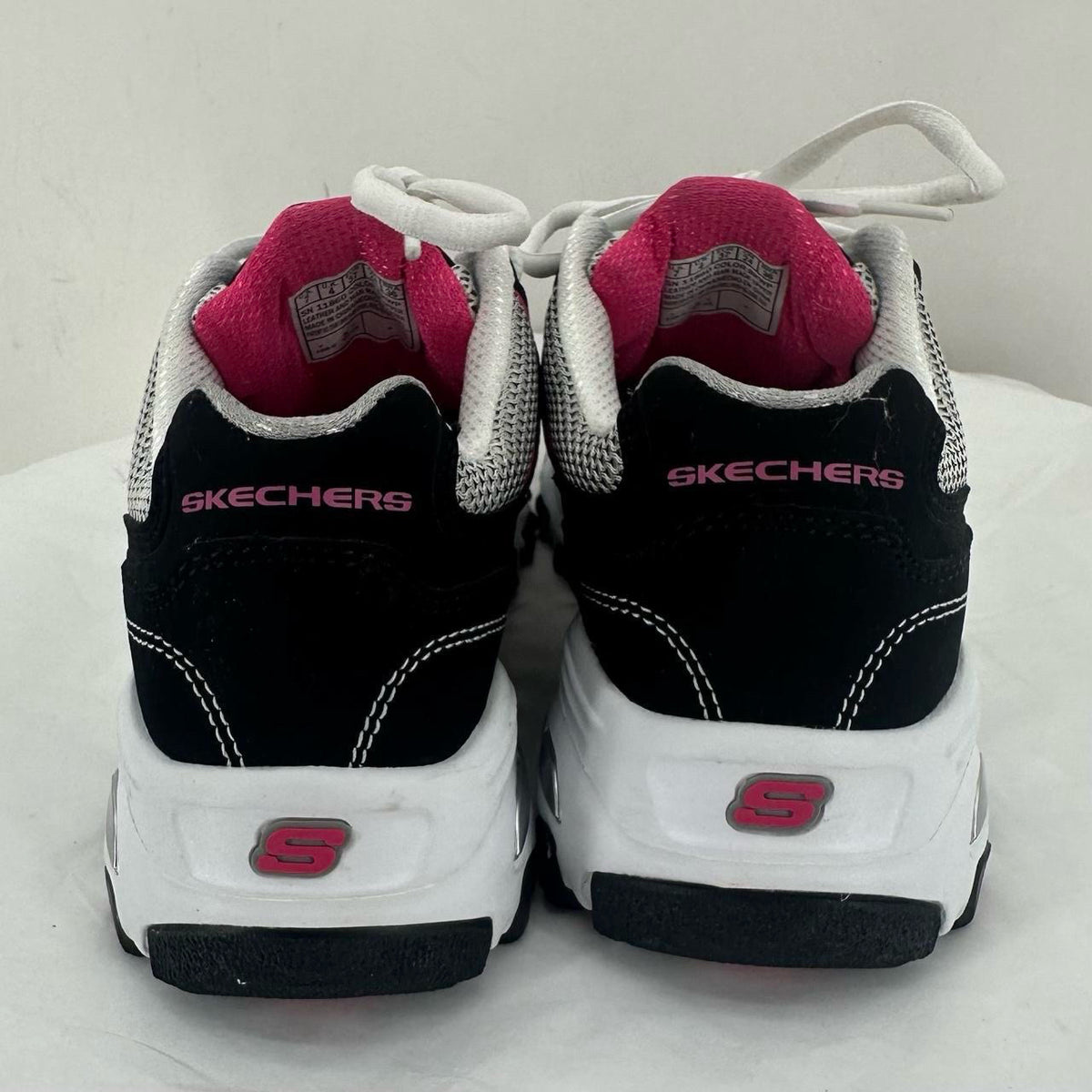 Black W Shoe Size 7 SKECHERS Sneakers