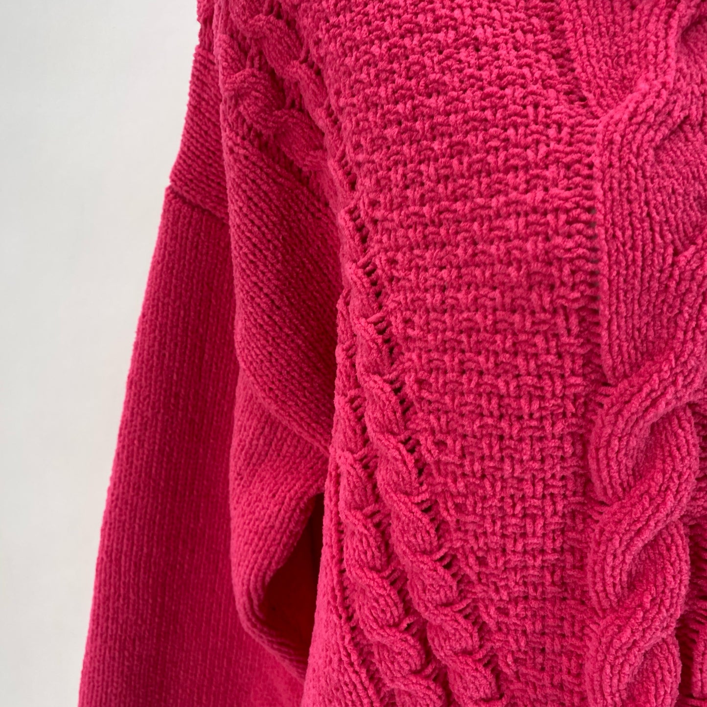 Size L absolutely famous Sweater