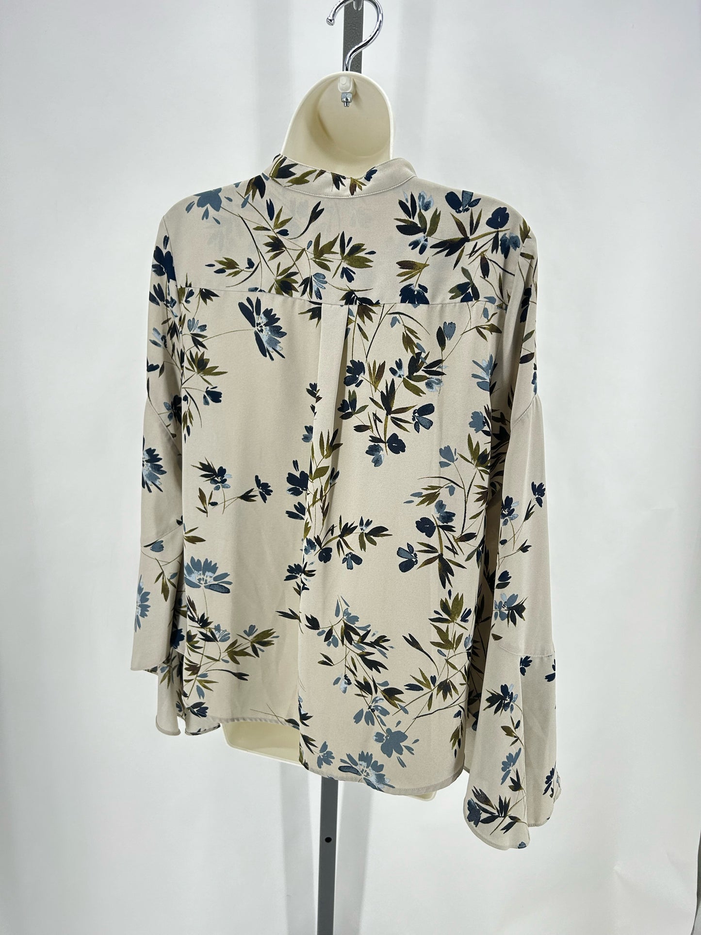 Size S VINCE CAMUTO Floral Shirt