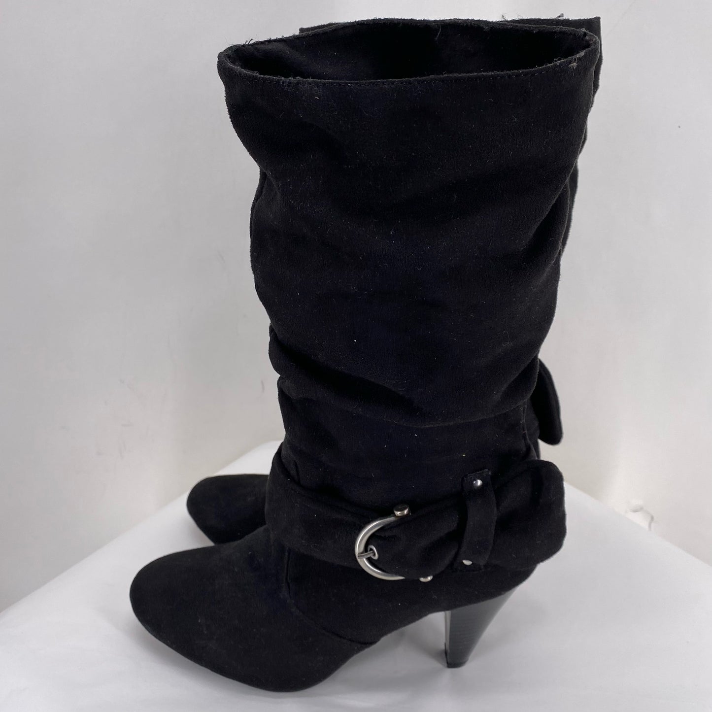 Black W Shoe Size 8.5 APT 9 Boots
