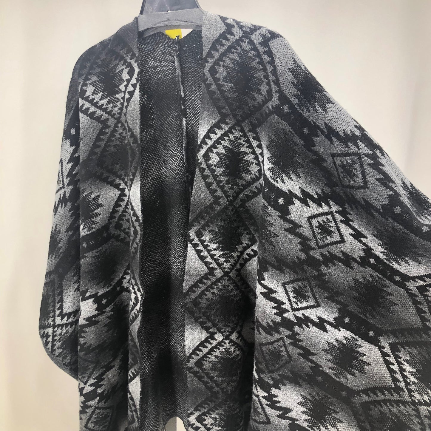 Size One Size NO TAG AZTEC Shawl
