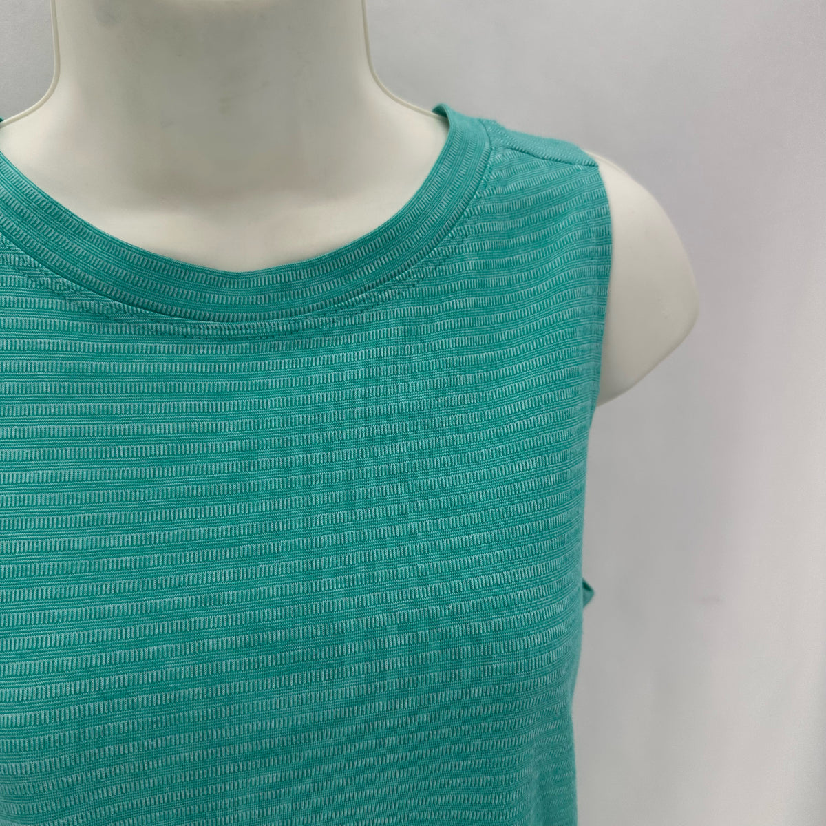 Size M ATHLETIC COLLECTION Athletic Wear