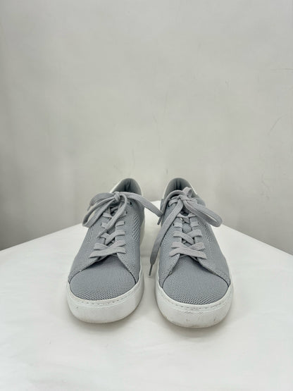 Gray W Shoe Size 7.5 Sneakers