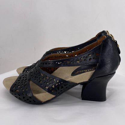 Black W Shoe Size 7 EARTHIES Pumps