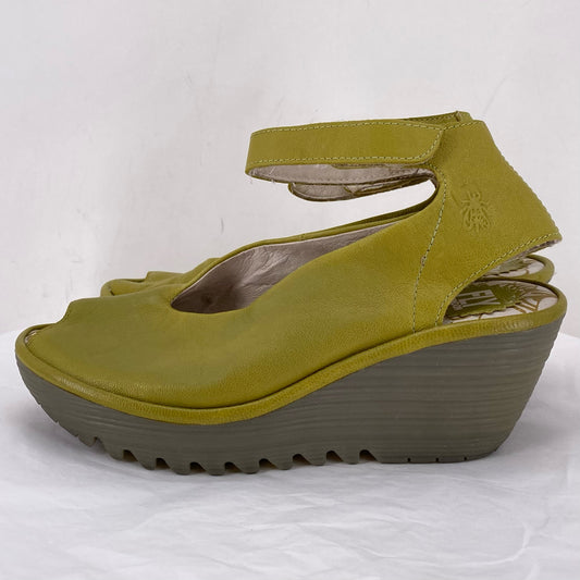 Green W Shoe Size 38 LONDON FLY Sandals