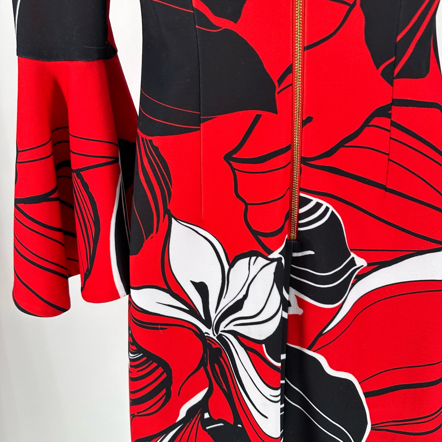 Size 2 CALVIN KLEIN FLOWERS Dress