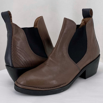 BROWN W Shoe Size 36 shooties/booties