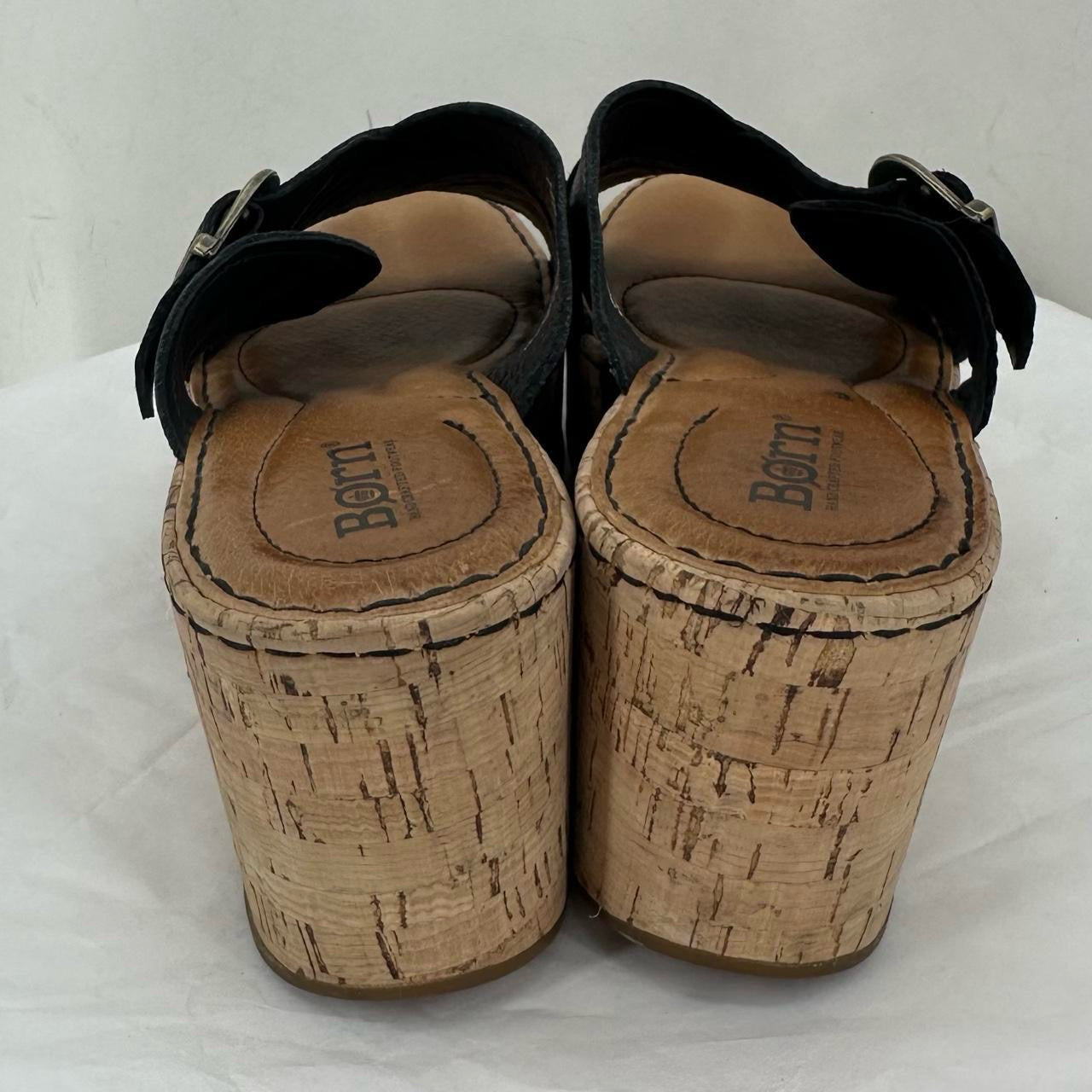 Black W Shoe Size 8 BORN Sandals