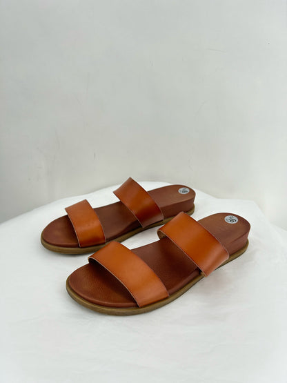 BROWN W Shoe Size 9.5 MIA Sandals