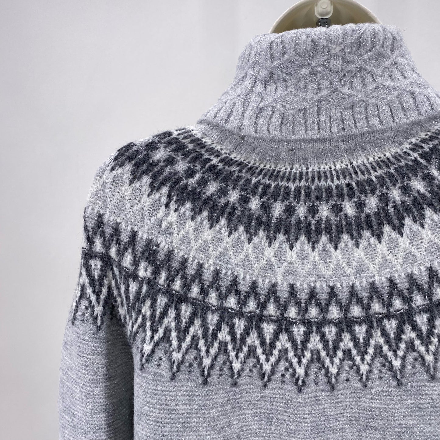 Size M TALBOTS Sweater