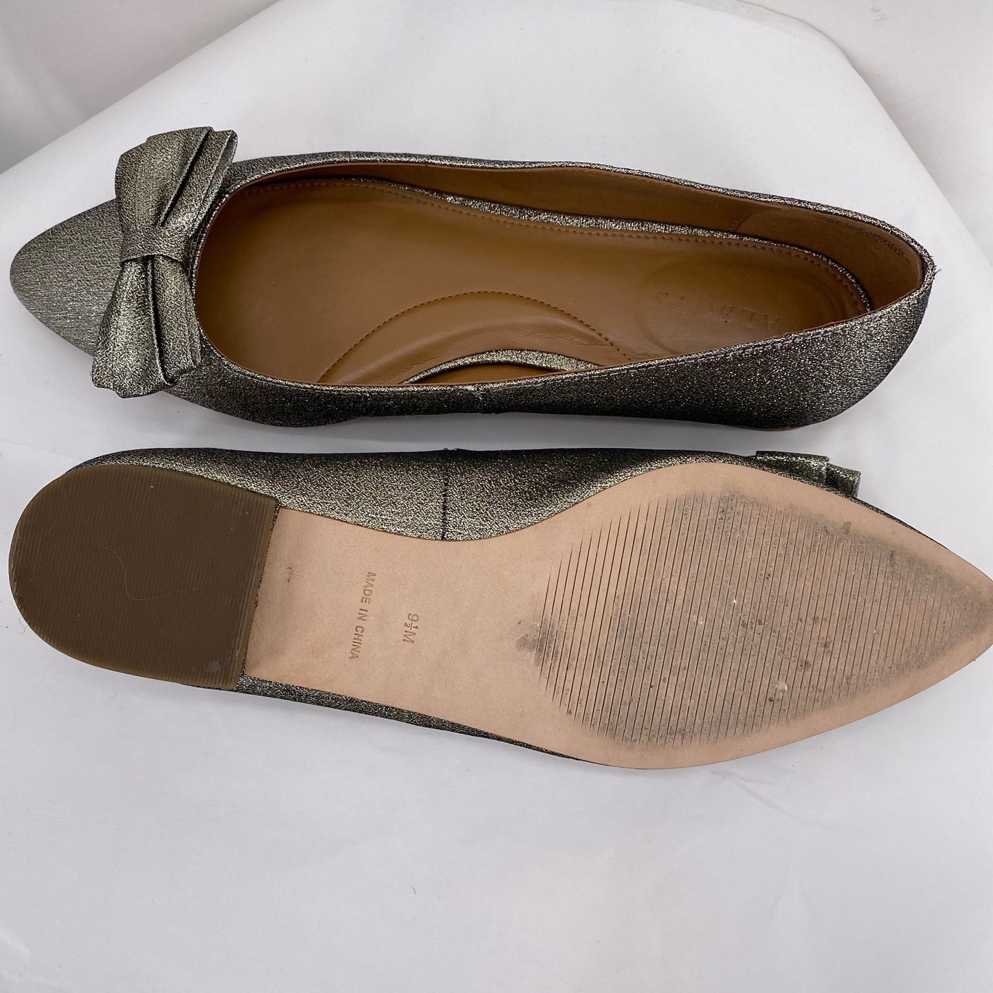 GOLD W Shoe Size 9.5 TALBOTS Flats