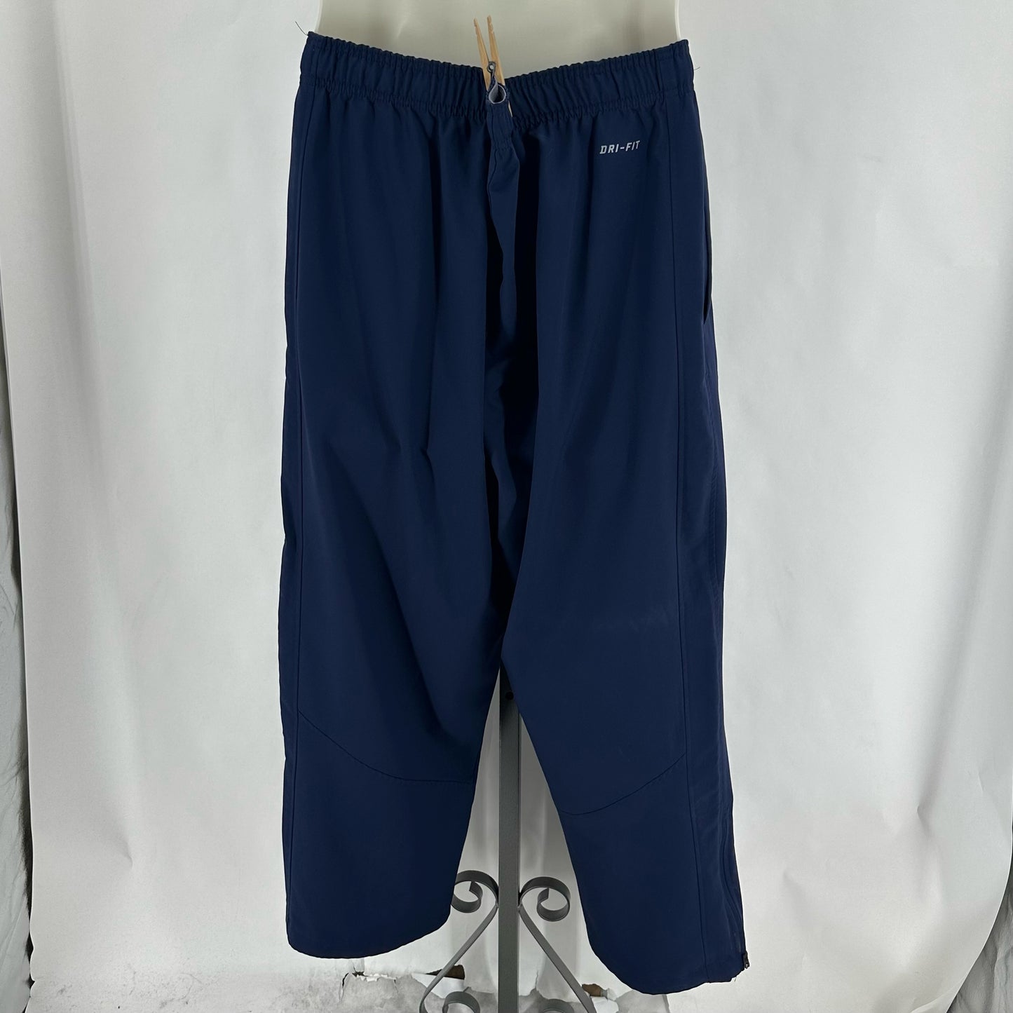Size XL NIKE Athletic Wear