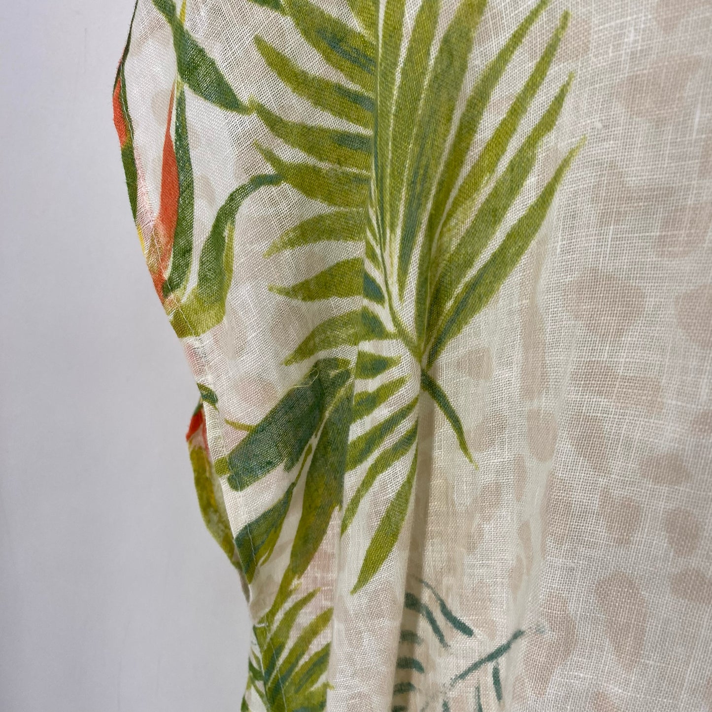 Size S/M CHICO'S Linen LEAF PONCHO
