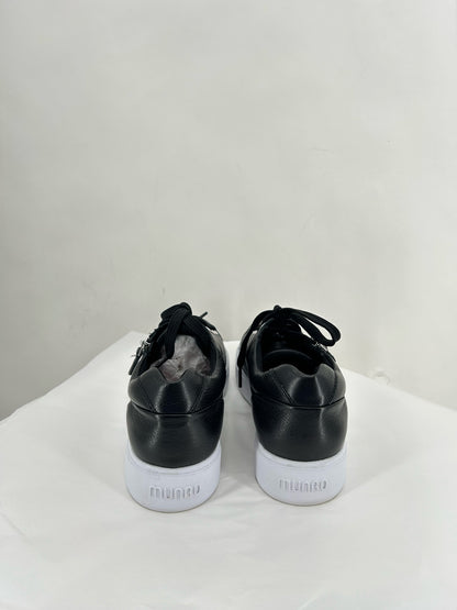 Black W Shoe Size 9 MUNRO Sneakers