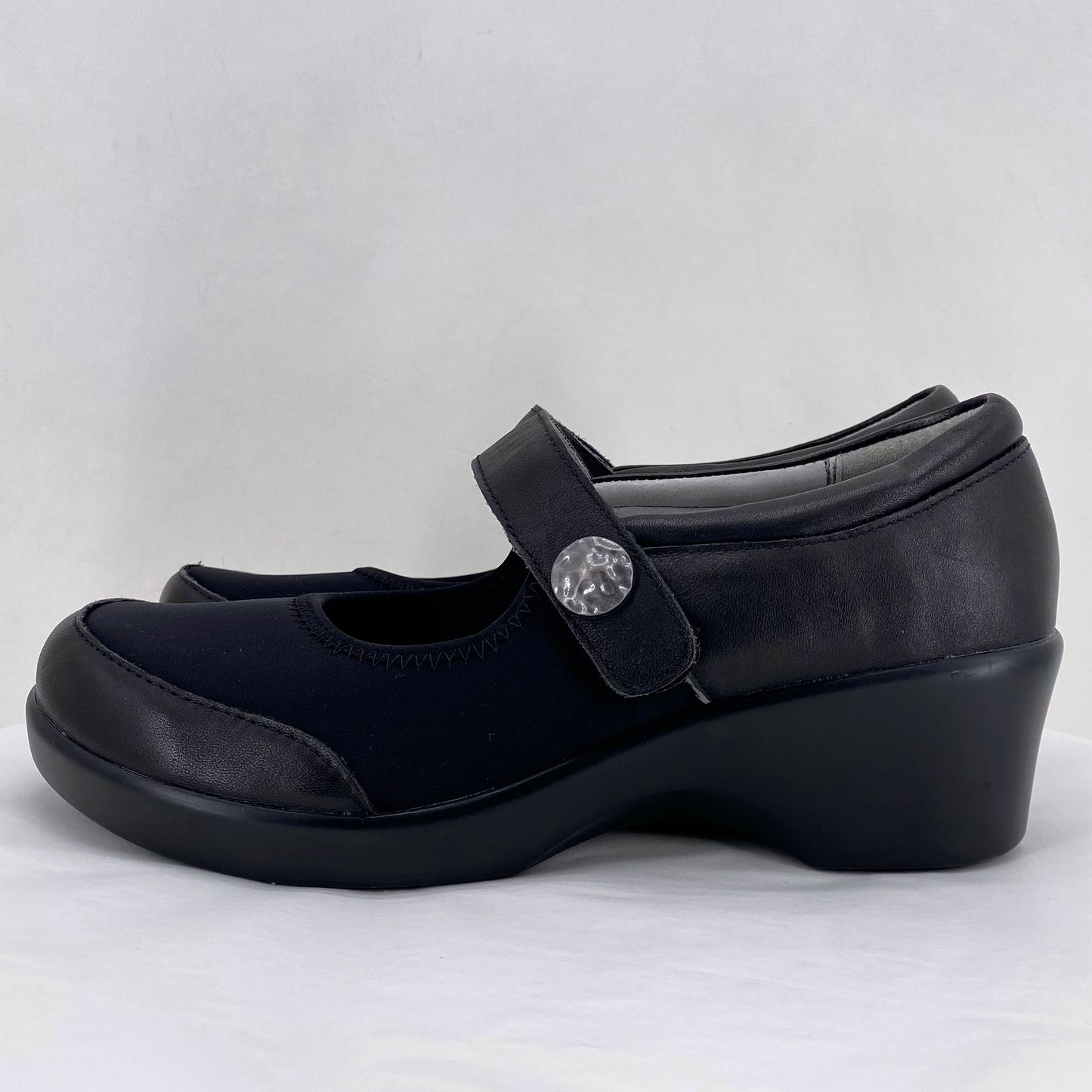 Black W Shoe Size 39 ALEGRIA Flats