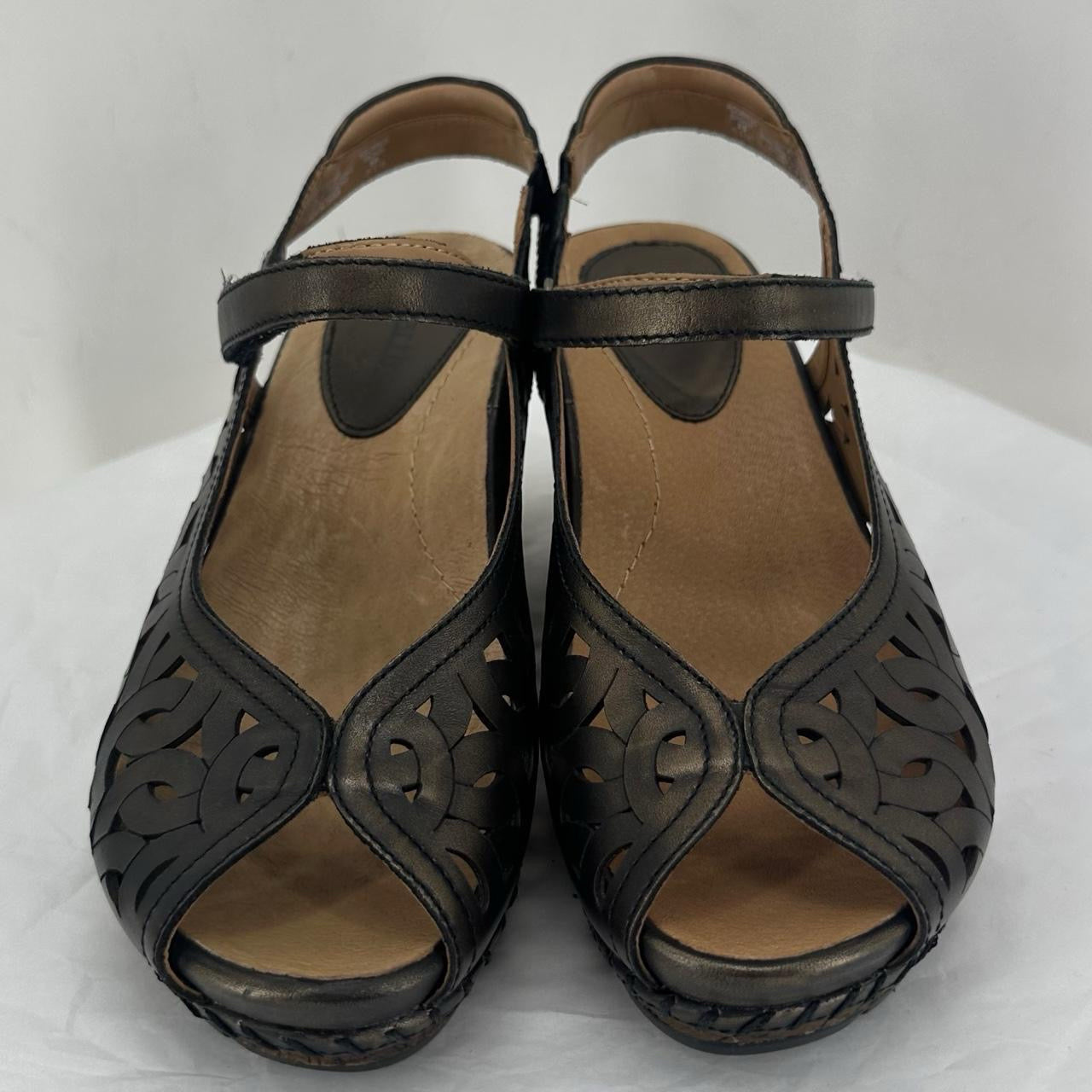 Bronze W Shoe Size 7.5 EARTH Sandals