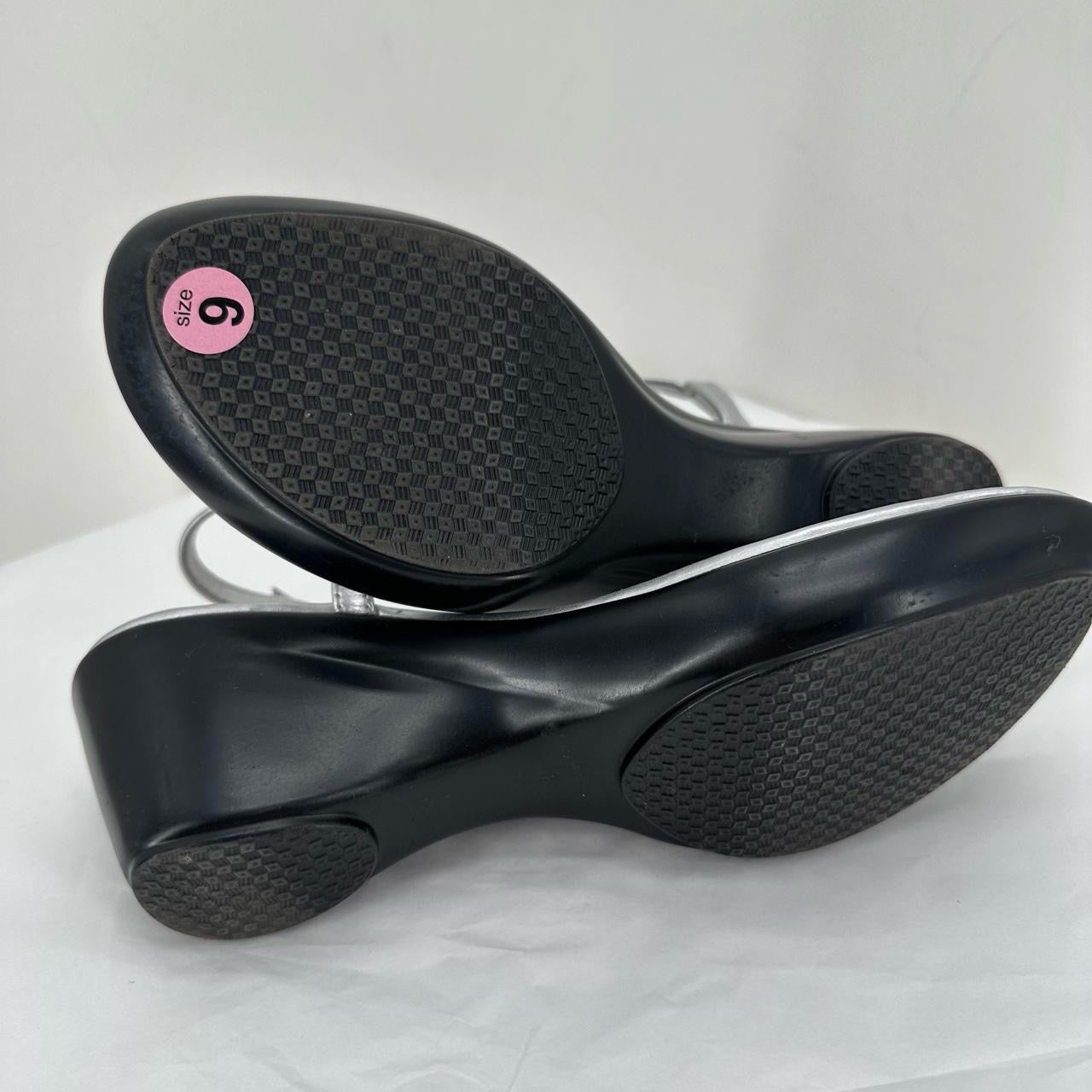 Silver W Shoe Size 9 ATHENA ALEXANDER Sandals