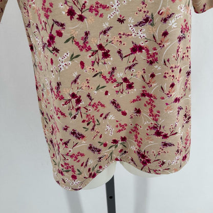 Size 0 CHICO'S FLOWERS Shirt