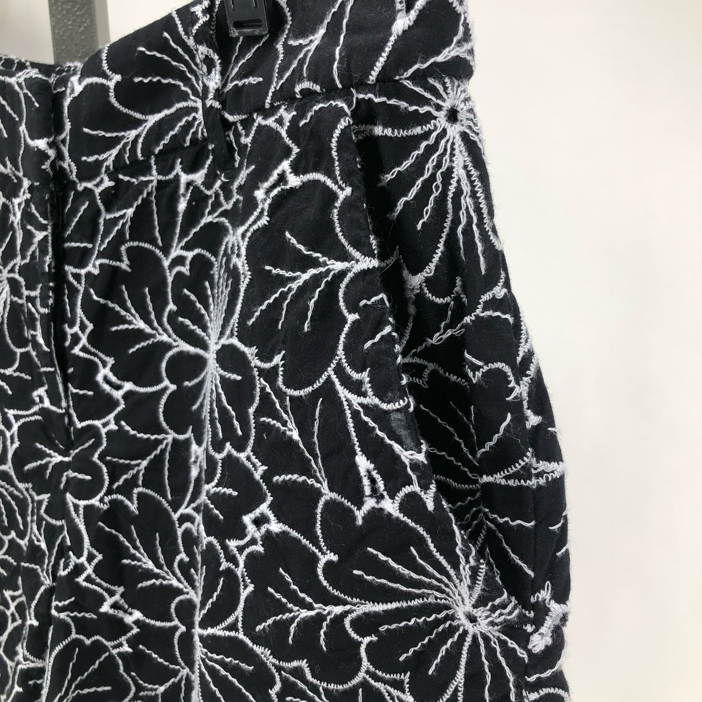 Size 6 LOFT FLOWERS Shorts