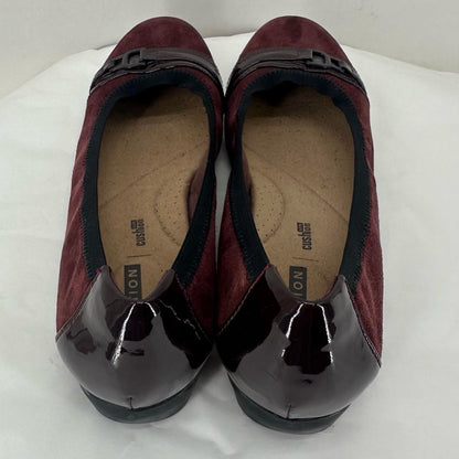 Burgundy W Shoe Size 9 CLARKS Flats