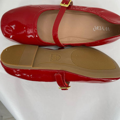 Red W Shoe Size 10 Flats