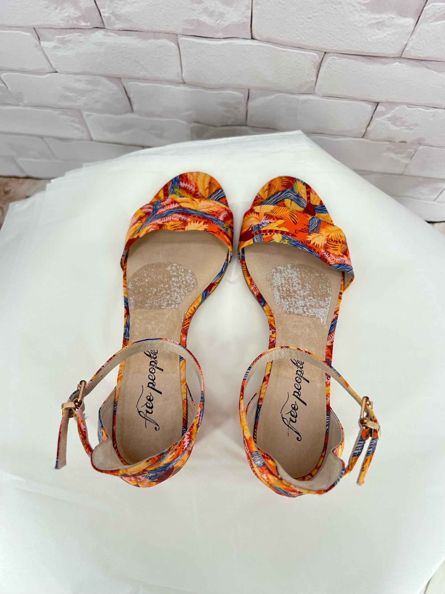 Orange W Shoe Size 39 FREE PEOPLE Sandals