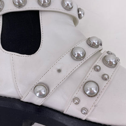 White W Shoe Size 8 BP. Boots
