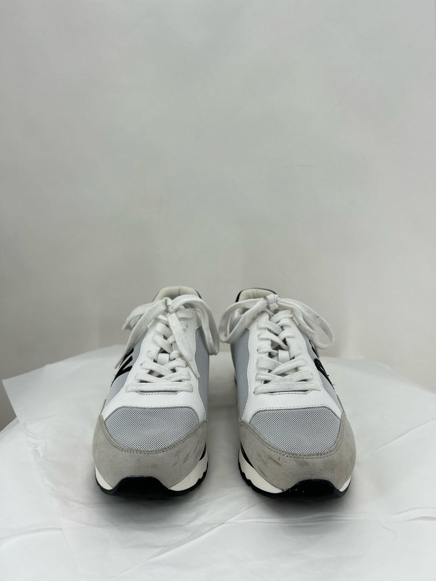 BLACK/WHITE W Shoe Size 10 DKNY Sneakers