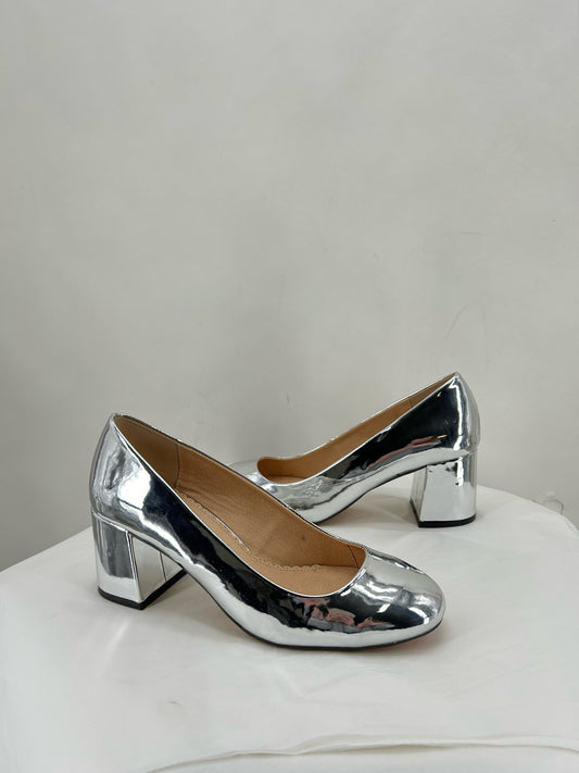 Silver W Shoe Size 9 LILIAN Pumps