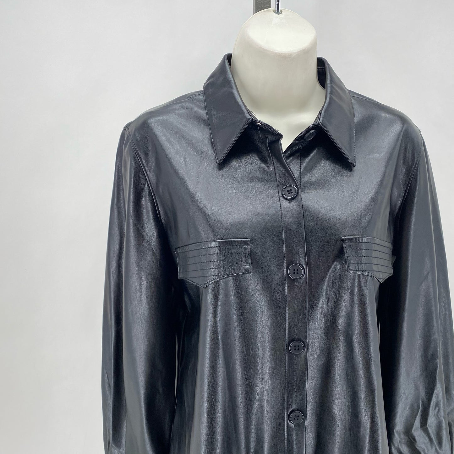 Size S BB DAKOTA Shirt