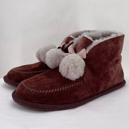 Burgundy W Shoe Size 10 UGG Slippers