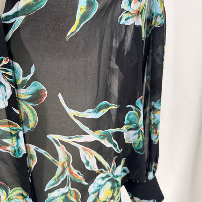 Size 3 CHICO'S FLOWERS Shirt