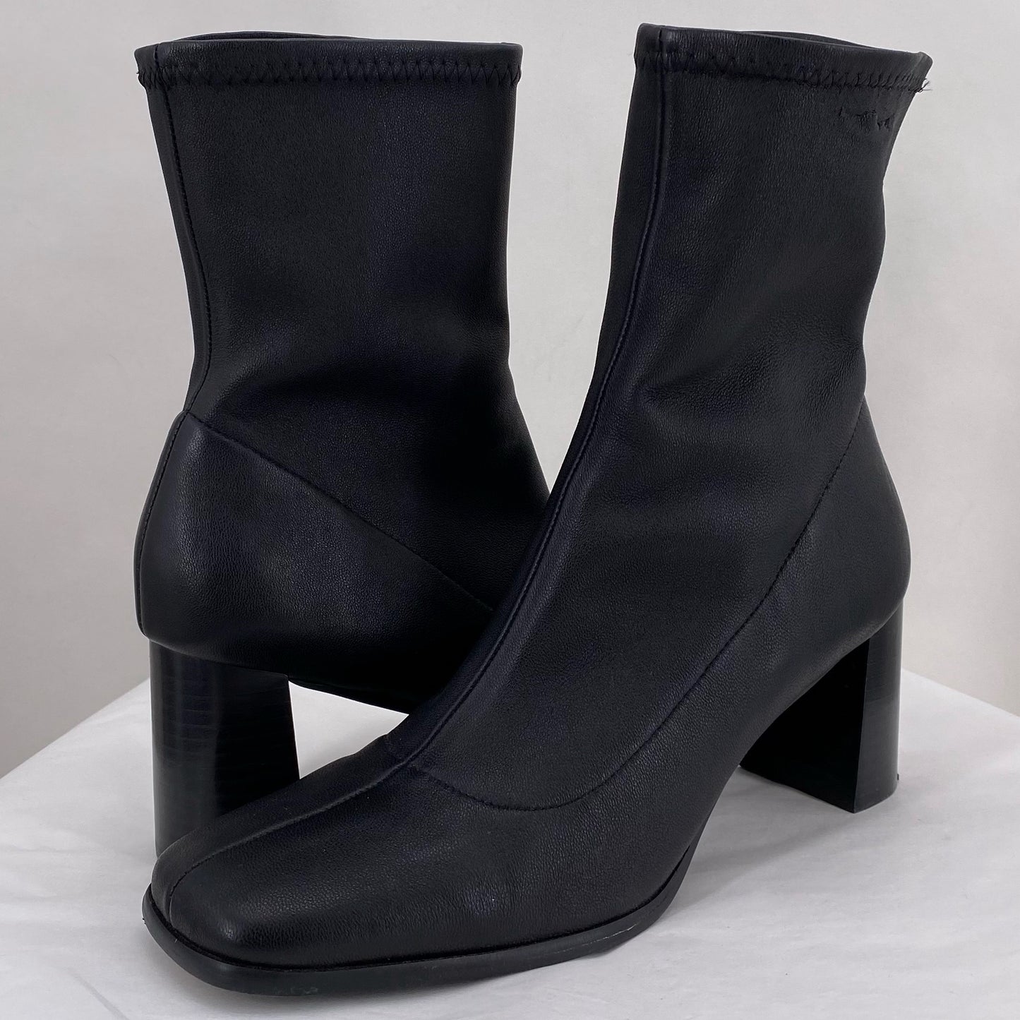 Black W Shoe Size 8.5 Boots