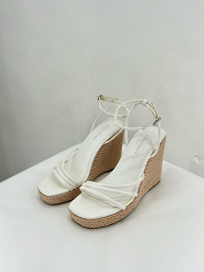 White W Shoe Size 8 MARC FISHER Wedge