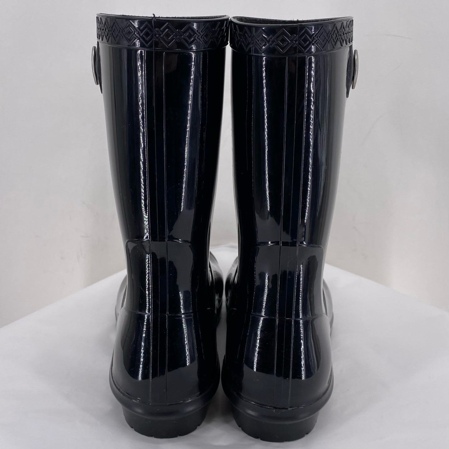 Black W Shoe Size 8 UGG Boots