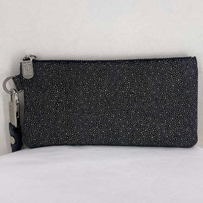 BLACK/WHITE Wristlet