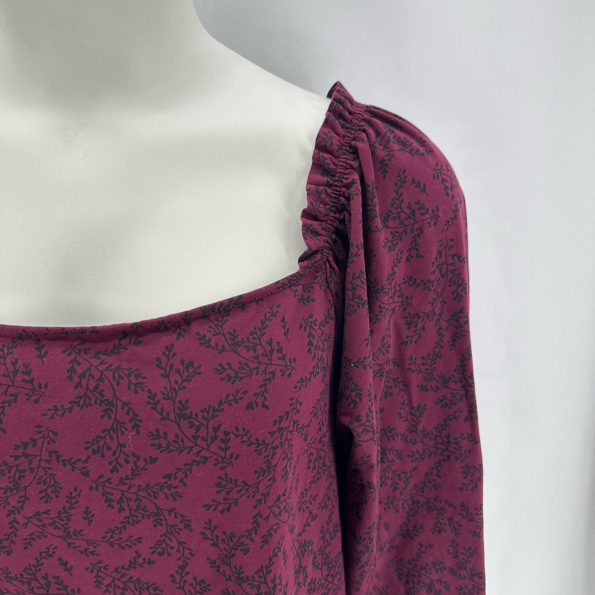Size 1X ELEGANTEES LEAF Shirt