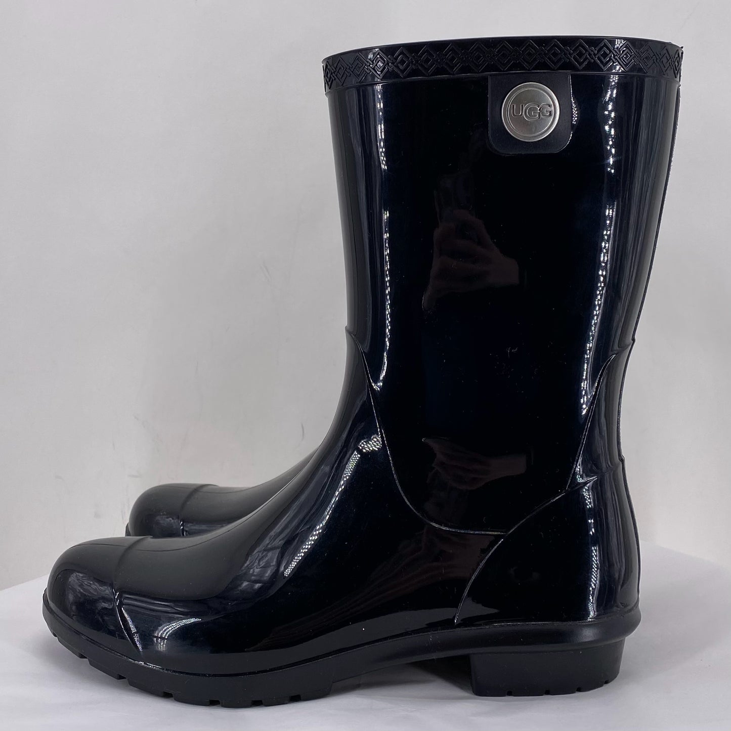 Black W Shoe Size 8 UGG Boots