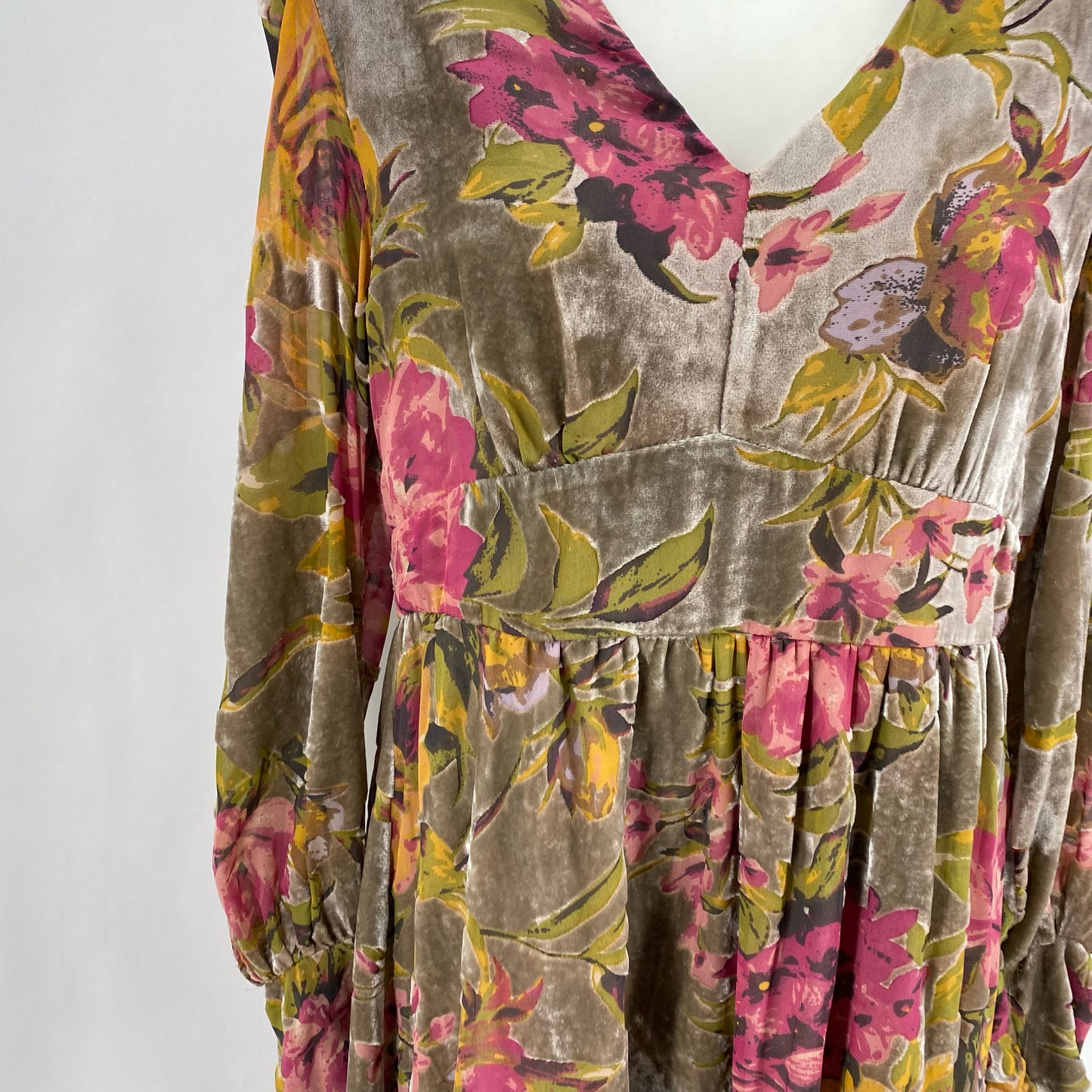 Size S FATE FLOWERS Dress