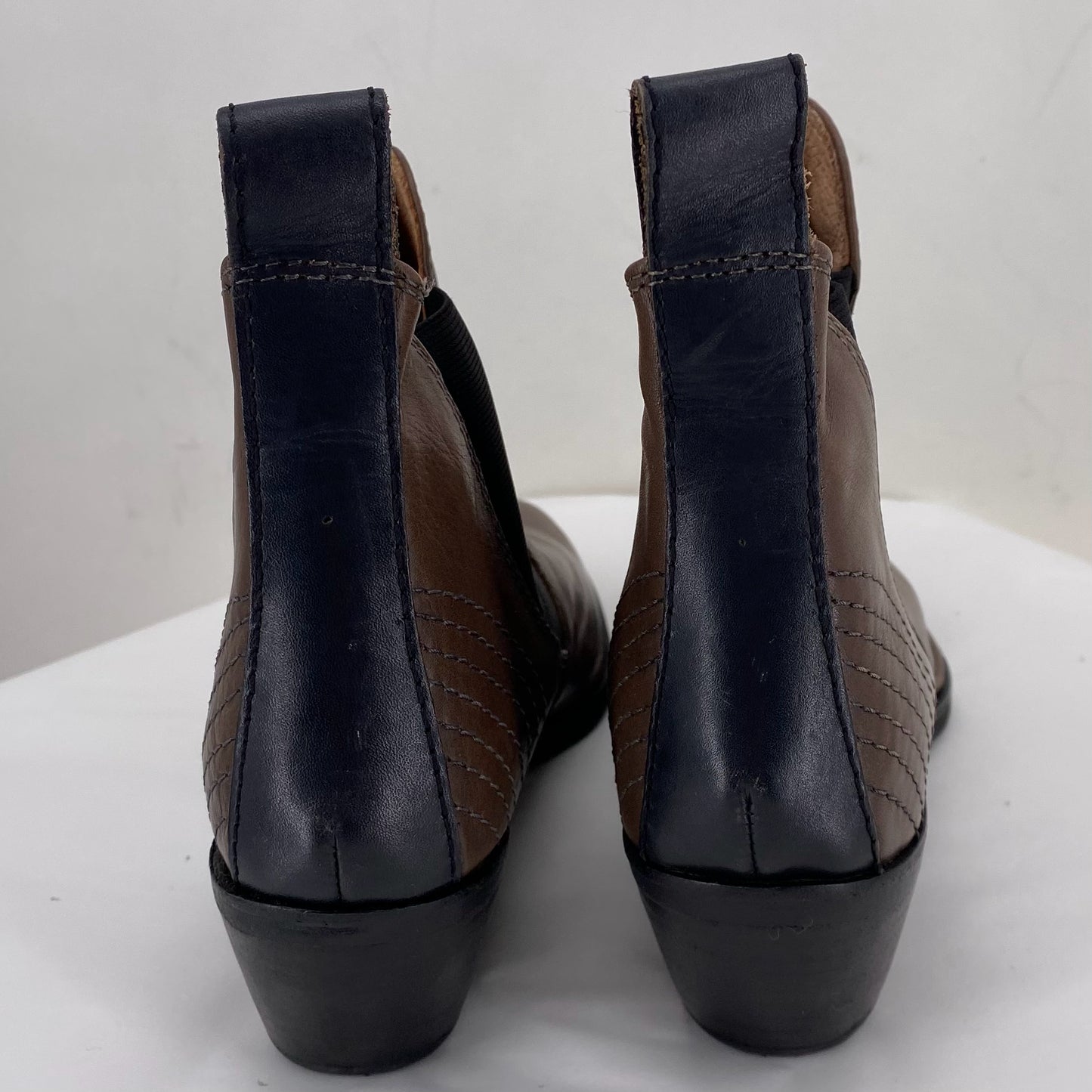 BROWN W Shoe Size 36 shooties/booties