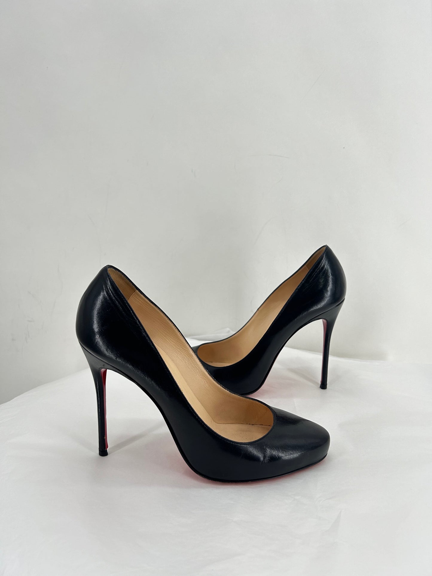 Black W Shoe Size 8.5 LOUBOUTIN Heels